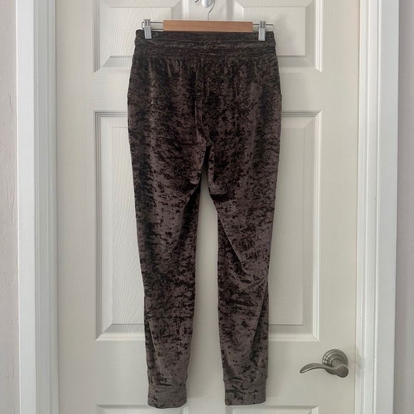 Lululemon Ready To Crush Velvet Jogger French Press Brown Size 6 *Flaw* - Picture 7 of 14